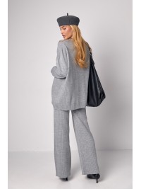 Жіночий костюм oversize у рубчик зі штанами палаццо - сірий