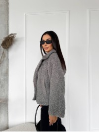 Жіноча коротка шуба з букле сiрого кольору 29810