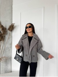 Жіноча коротка шуба з букле сiрого кольору 29810