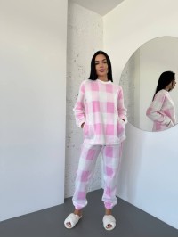 Жіночій теплий костюм для дому в клітку рожевого кольору 29814