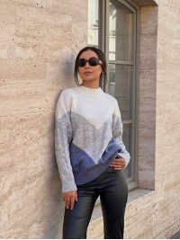 В'язаний жіночий светр з горлом сірого кольору 29888