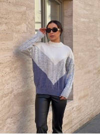 В'язаний жіночий светр з горлом сірого кольору 29888