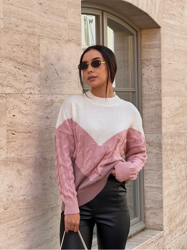 В'язаний жіночий светр з горлом пудрового кольору 29889