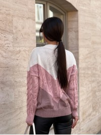 В'язаний жіночий светр з горлом пудрового кольору 29889