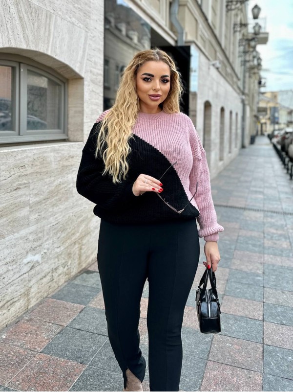 В'язаний жіночий светр чорноого кольору 29897