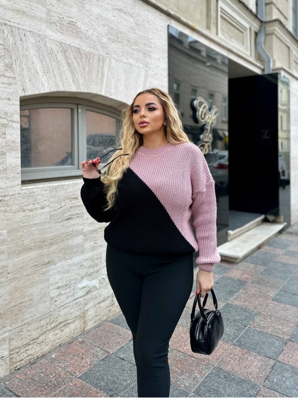 В'язаний жіночий светр чорноого кольору 29897