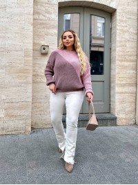 В'язаний жіночий светр пудрового кольору 29898