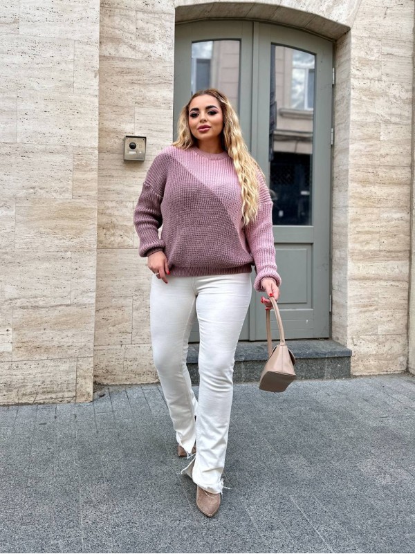 В'язаний жіночий светр пудрового кольору 29898