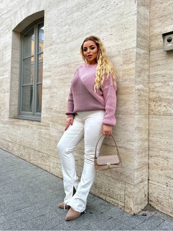 В'язаний жіночий светр пудрового кольору 29898