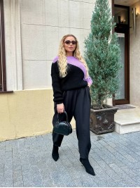 В'язаний жіночий светр бузкового кольору 29901