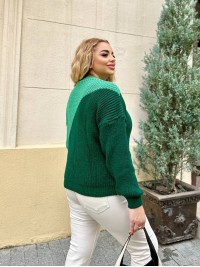 В'язаний жіночий светр зеленого кольору 29902