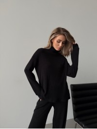 Жіночий в'язаний костюм чорного кольору 29954