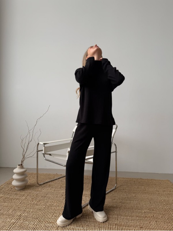 Жіночий в'язаний костюм чорного кольору 29954