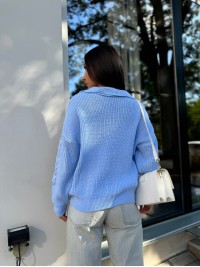 Жіноча кофта з відкладеним коміром блакитного кольору 29955