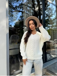 Жіноча кофта з відкладеним коміром молочного кольору 29958