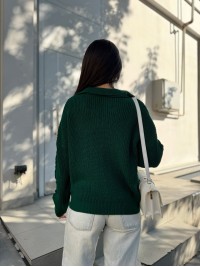 Жіноча кофта з відкладеним коміром зеленого кольору 29959