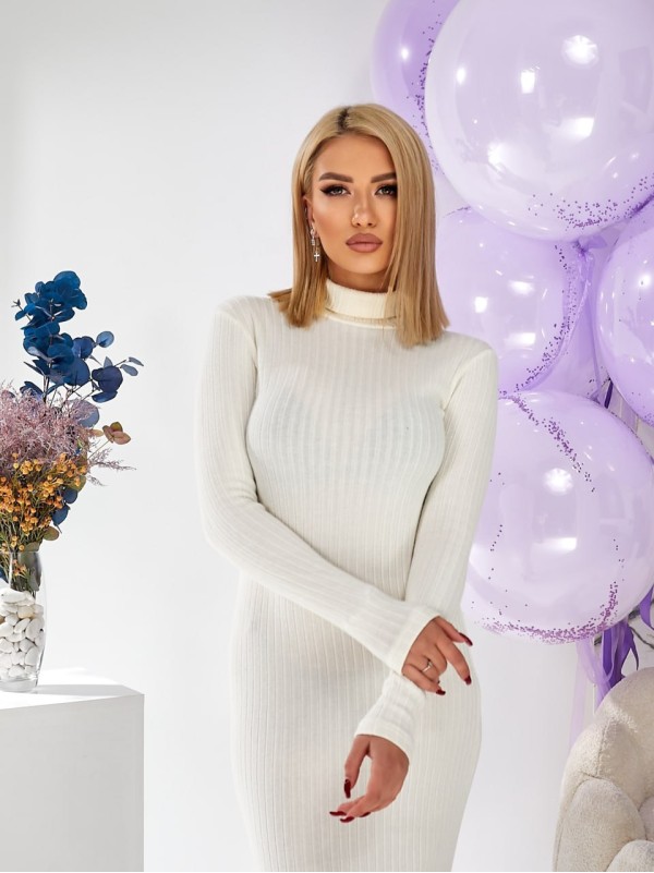 Довга сукня з коміром-стійкою молочного кольору 29995