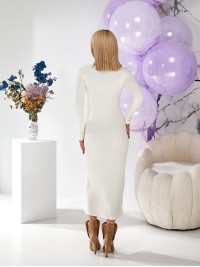 Довга сукня з коміром-стійкою молочного кольору 29995