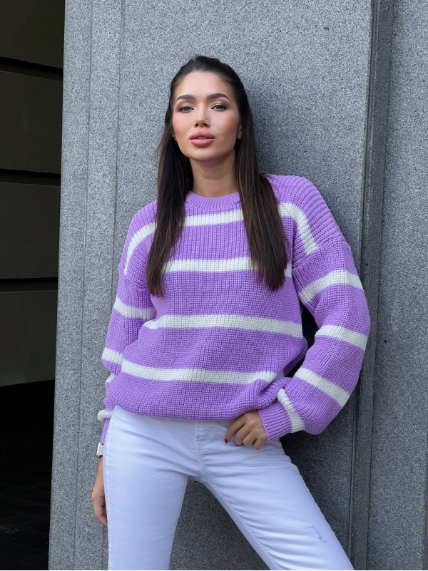 В'язаний жіночий светр у смужку бузкового кольору 30064