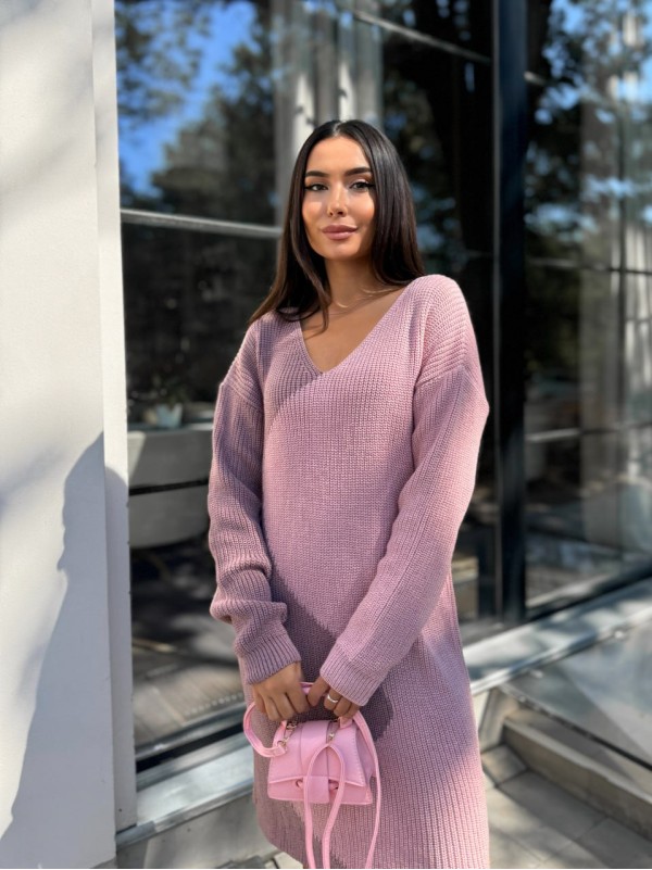 В'язана сукня до колін пудрового кольору 30071