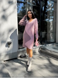 В'язана сукня до колін пудрового кольору 30071