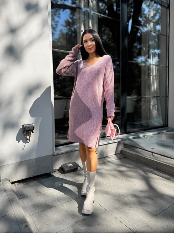 В'язана сукня до колін пудрового кольору 30071