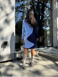 В'язана сукня до колін блакитного кольору 30072