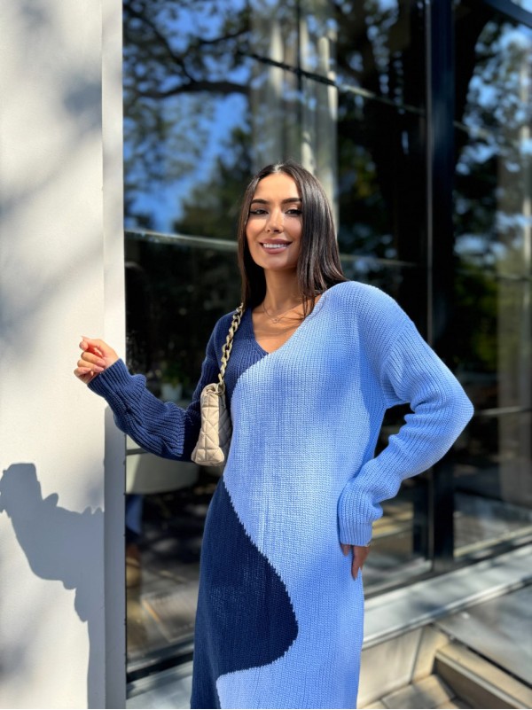 В'язана сукня до колін блакитного кольору 30072