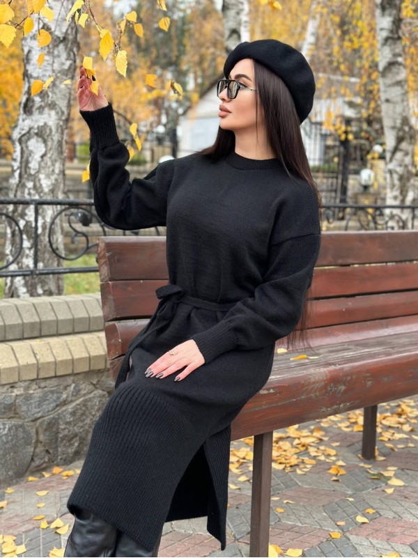 Тепла сукня з поясом чорного кольору 30081