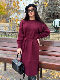 Тепла сукня з поясом бордового кольору 30082