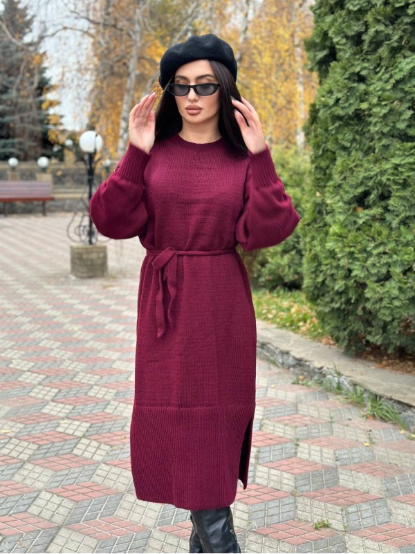 Тепла сукня з поясом бордового кольору 30082