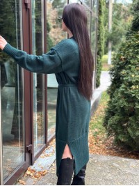 Тепла сукня з поясом смарагдового кольору 30083