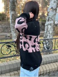 Об'ємний жіночий светр-туніка чорного кольору 30086