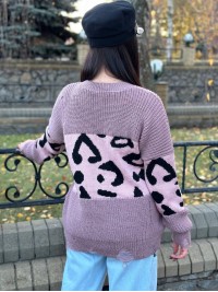 Об'ємний жіночий светр-туніка пудрового кольору 30088