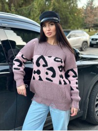 Об'ємний жіночий светр-туніка пудрового кольору 30088