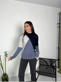 Жіночий вовняний светр синього кольору 30173