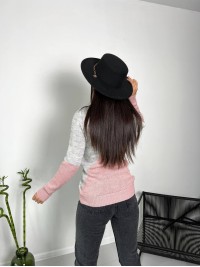 Жіночий вовняний светр розово-сірого кольору 30174