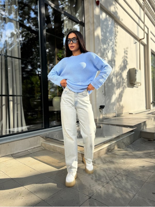 Жіночий базовий светр блакитного кольору 30181