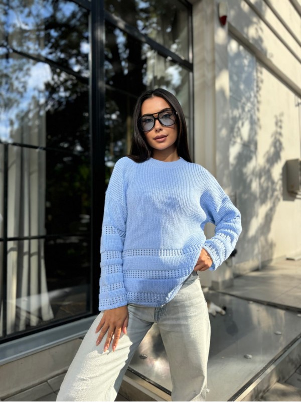 Жіночий базовий светр блакитного кольору 30181