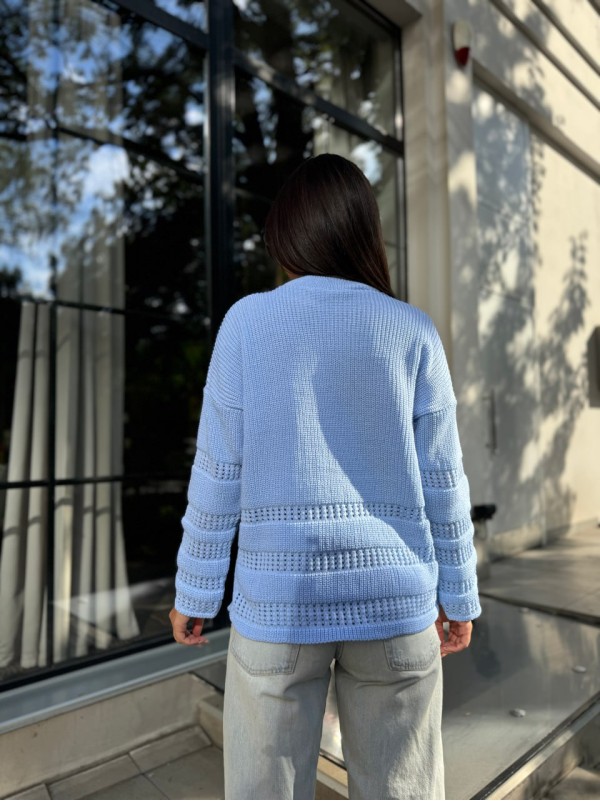 Жіночий базовий светр блакитного кольору 30181