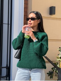 Жіночий однотонний светр зеленого кольору 30198
