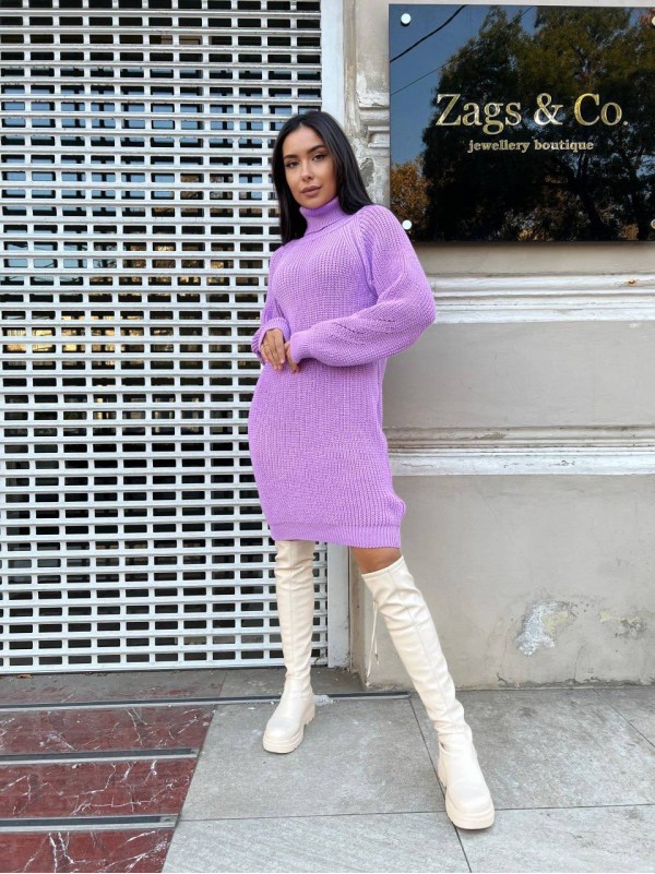 В'язана сукня зі стійкою бузкового кольору 30204