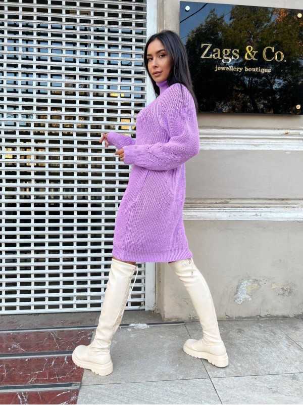 В'язана сукня зі стійкою бузкового кольору 30204