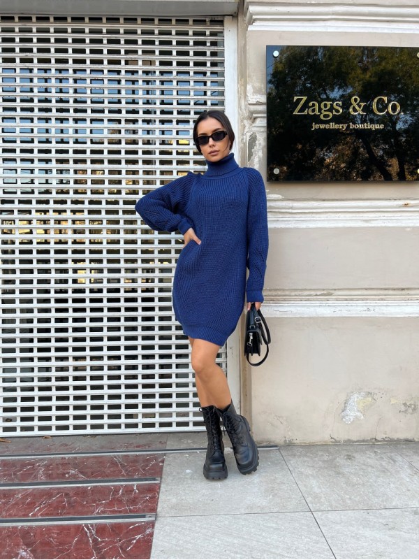 В'язана сукня зі стійкою синього кольору 30206