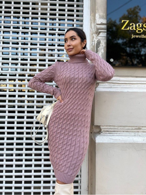 В'язана сукня з горловиною пудрового кольору 30209