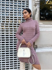 В'язана сукня з горловиною пудрового кольору 30209