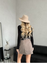 Жіноча тепла спідниця бежевого кольору 30224