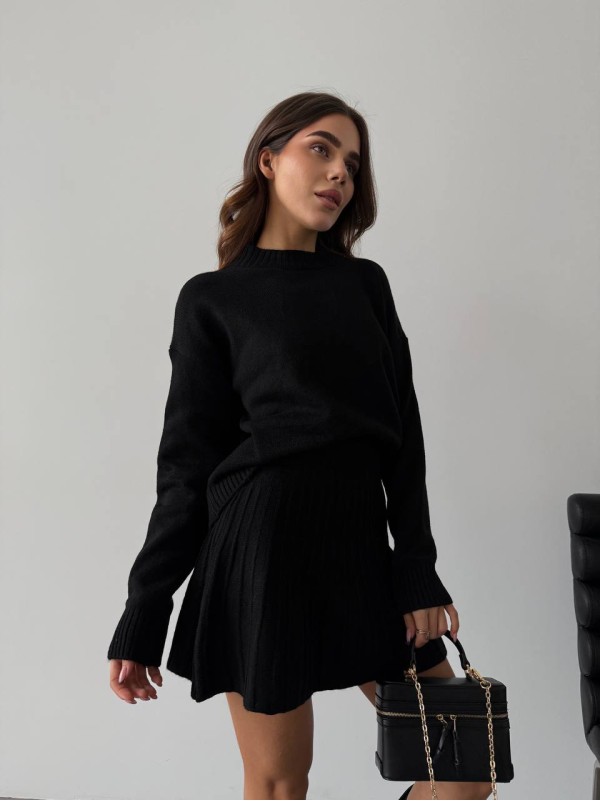 Жіночий теплий костюм 2-ка зі спідницею чорного кольору 30260