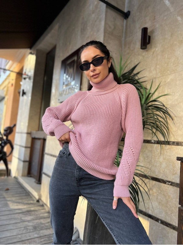 Жіночий однотонний светр із горловиною рожевого кольору 30263