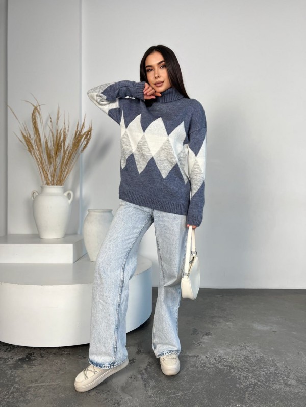 Жіночий теплий светр із горловиною синього кольору 30267